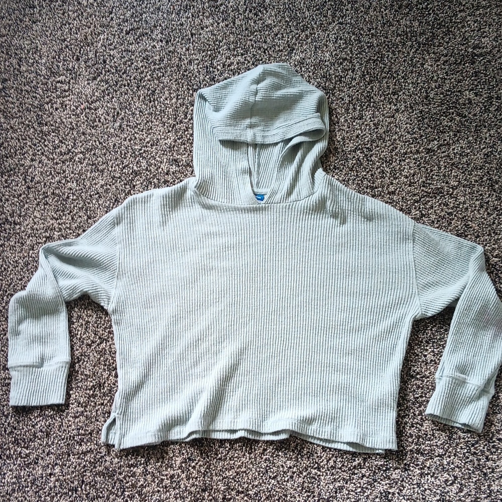 Green cropped hooded sweater